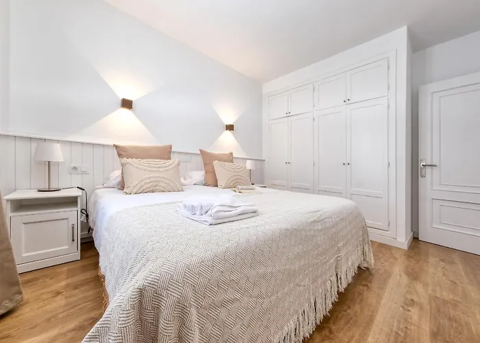 Sunlit Paradise - Sea View *